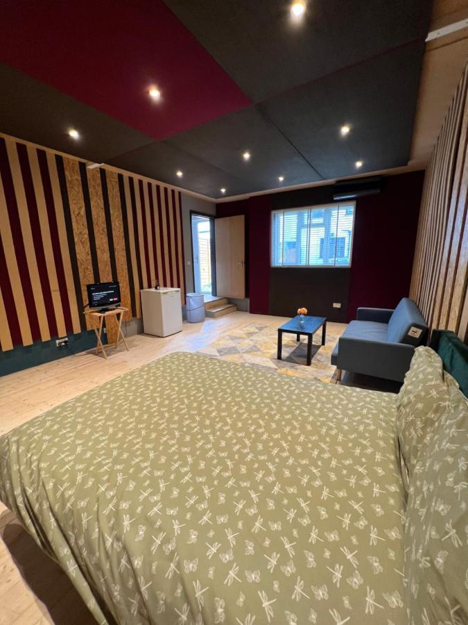 Newly Built Large Garden Ensuite Guest Studio 博勒姆伍德 外观 照片