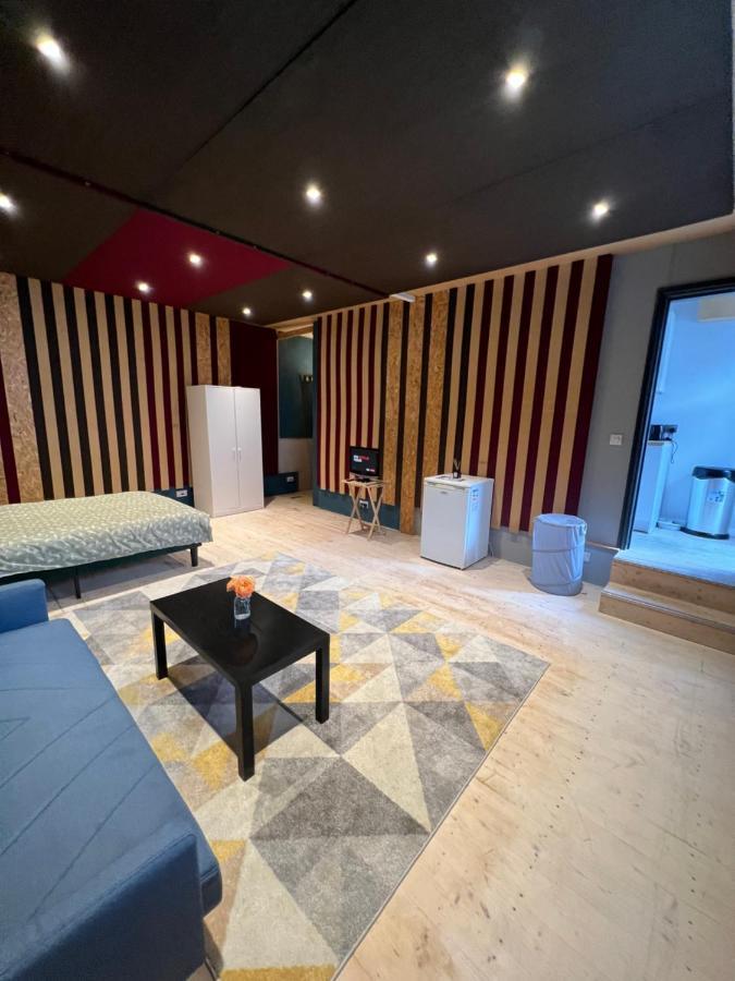 Newly Built Large Garden Ensuite Guest Studio 博勒姆伍德 外观 照片